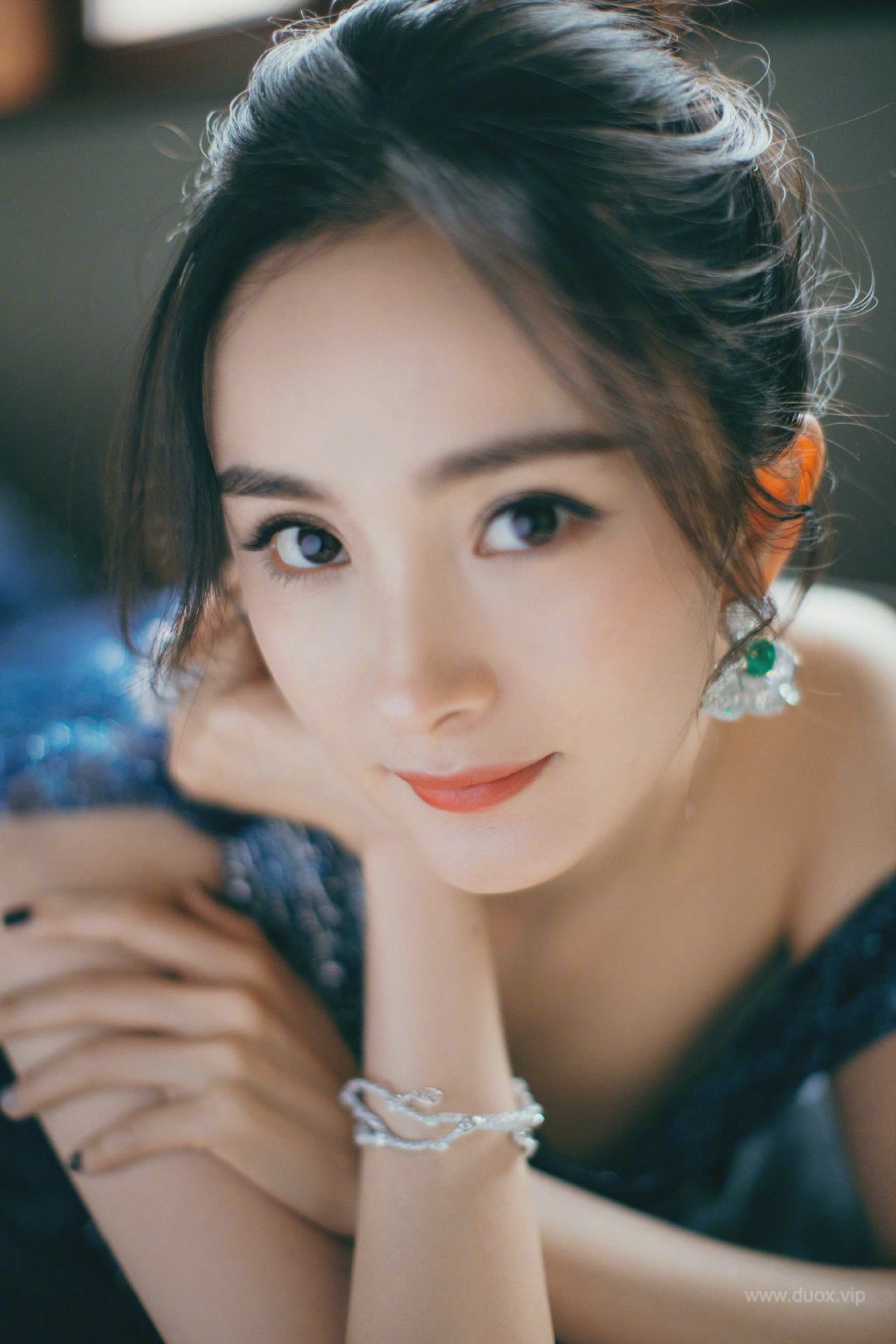 杨幂星空蓝礼裙温婉优雅的仙女风