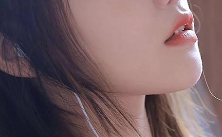 治愈系少女的深情壁纸