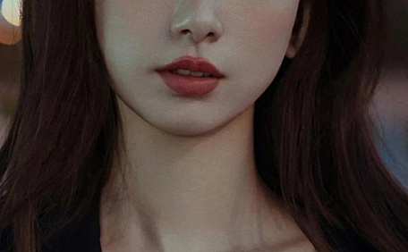 长发气质少女鹅蛋脸壁纸