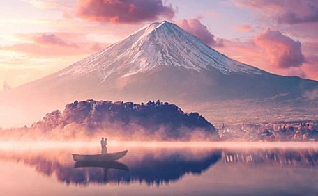 风和日丽火烧云雪山湖面自然风光壁纸