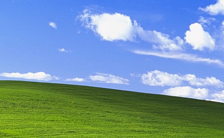 微软win7经典蓝天草地桌面背景壁纸