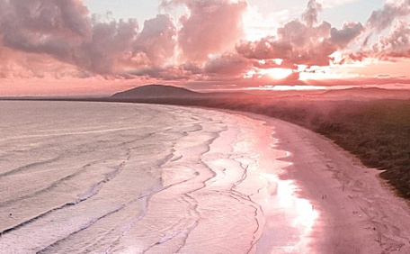 夕阳火烧云浸染大地壁纸