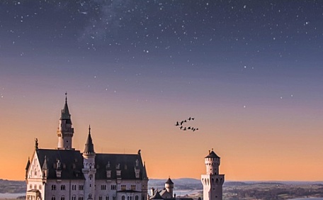 星空银行下的欧洲城堡壁纸