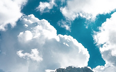 森林和山风景壁纸