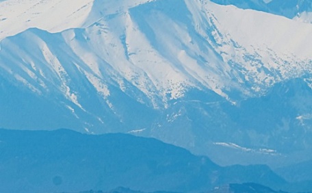 远处雪山风景壁纸