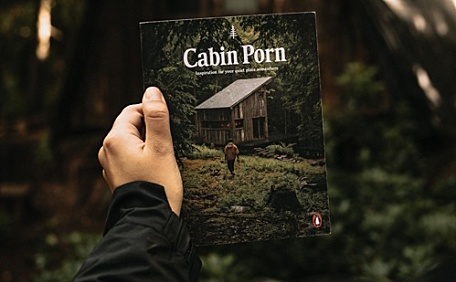 森系手拿照片回忆壁纸