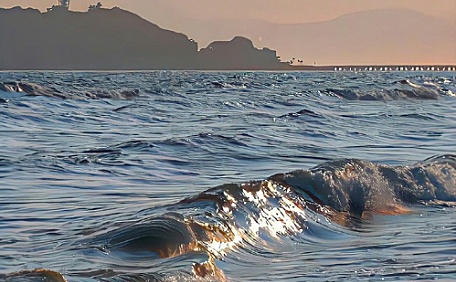 海浪日落平面风景壁纸