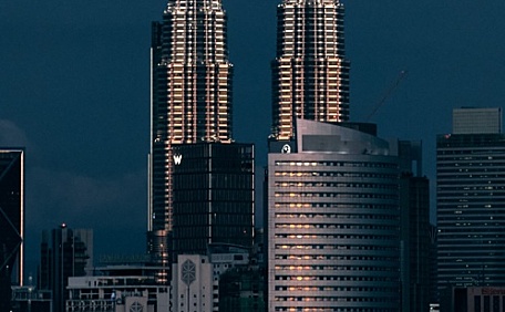 夜晚夜空城市建筑双子塔风景壁纸